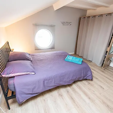 10 Pressense Apartment *